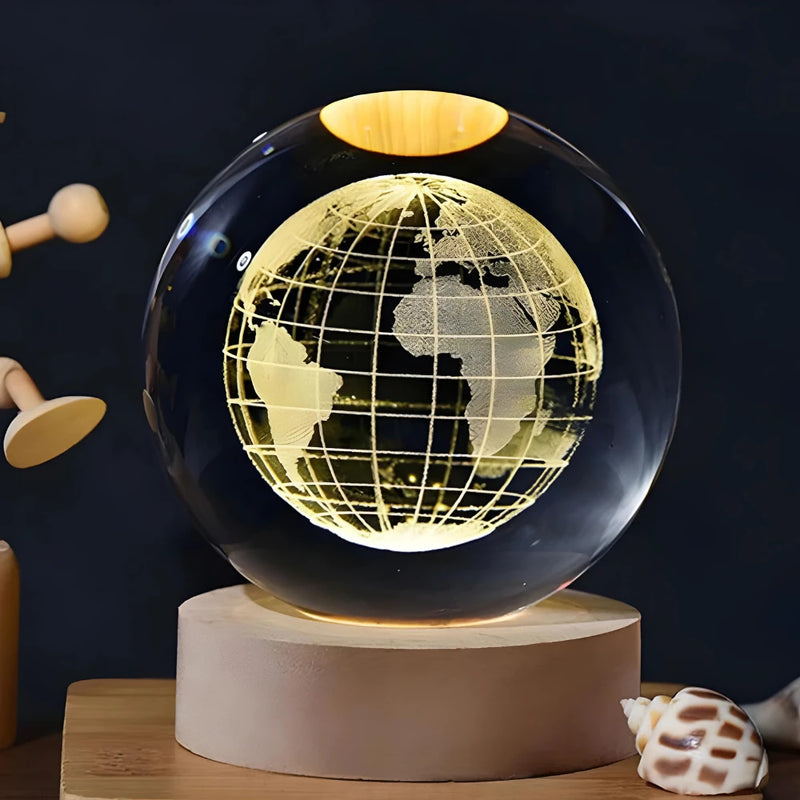Luminária Bola de Cristal 3D – Sistema Solar, Galáxia, Terra ou Lua com Base de Madeira LED